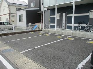 【レオネクスト太陽の駐車場】