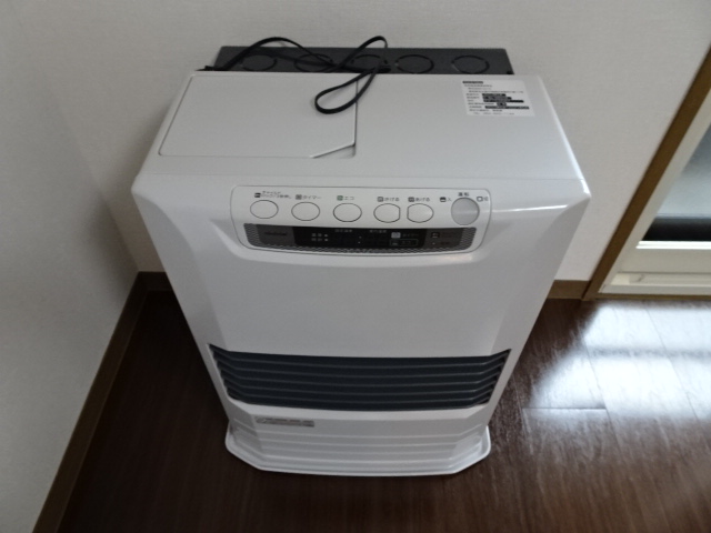 その他設備　灯油FFストーブ