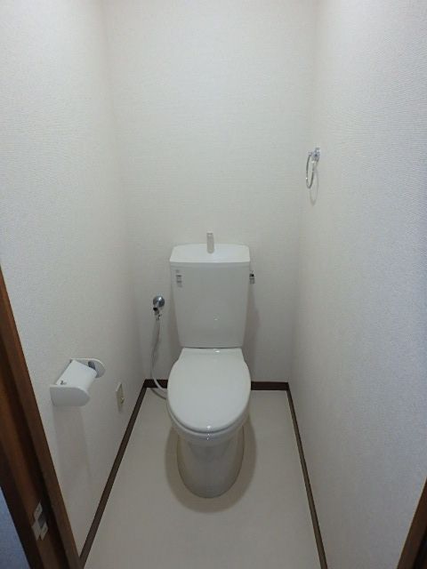 【名古屋市中川区中島新町のマンションのトイレ】