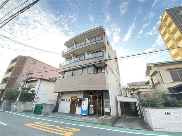 茨木市大手町のマンションの建物外観