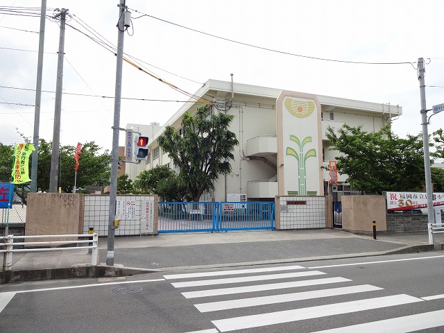 小学校　福岡市立田村小学校（小学校）まで758m