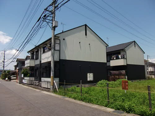 【橿原市雲梯町のアパートの建物外観】