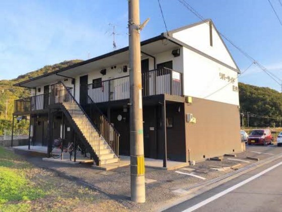 岡山市中区長利のアパートの建物外観