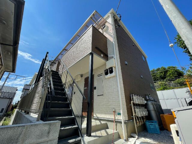 国分寺市西元町のアパートの建物外観