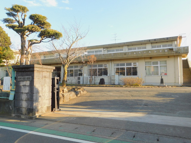 【伊豆の国市原木のアパートの小学校】