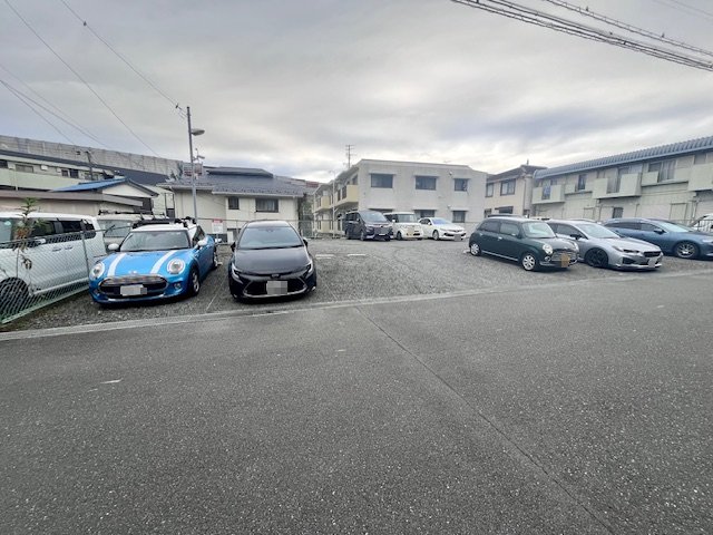 【峰沢ハイツの駐車場】