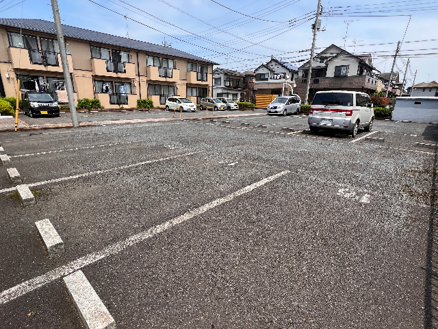 【ＳＵＮ・ＳＴＡＧＥ池ノ端２番館の駐車場】