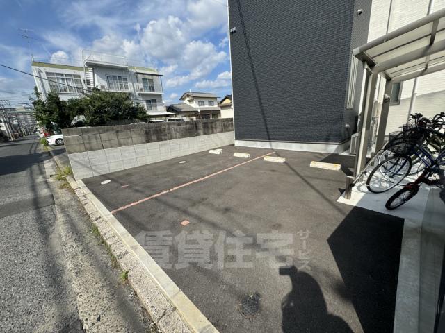 【広島市中区江波本町のアパートの駐車場】