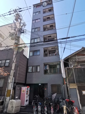 大阪市中央区瓦屋町のマンションの建物外観