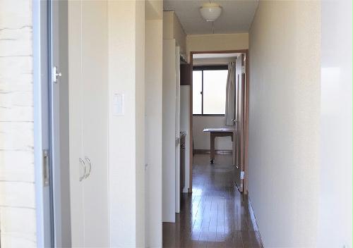 玄関　収納スペースあり