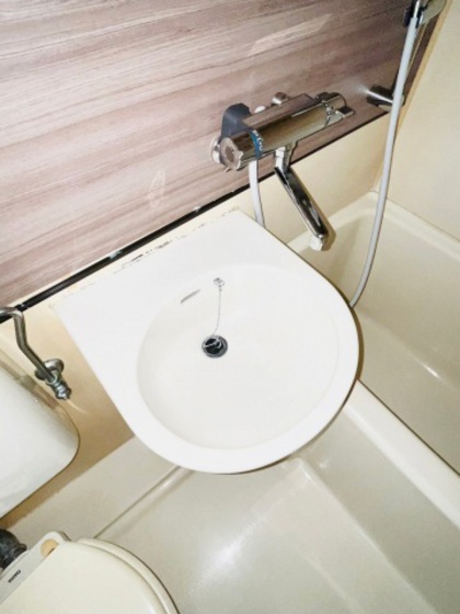 洗面設備　※他部屋の写真です。