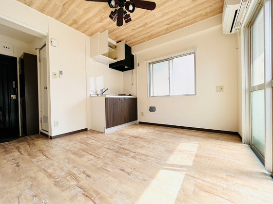 居室・リビング　※他部屋の写真です。