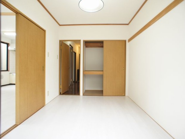 収納　充実収納付き洋間です♪
