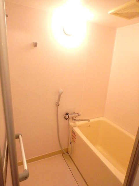 バス・シャワールーム　日々の疲れを癒しましょう♪