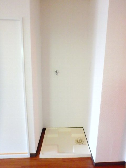 その他　天候に左右されない室内洗濯機置き場☆