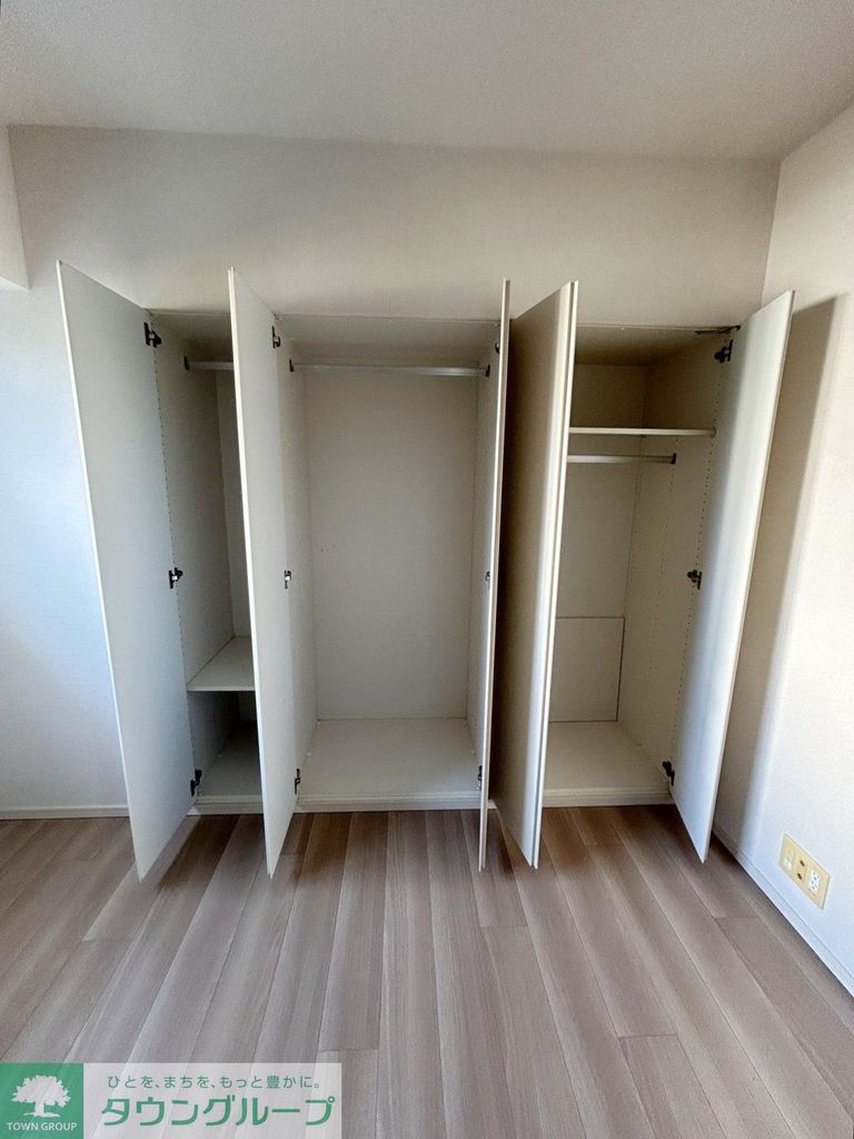 収納　洋室　約6.2帖に併設