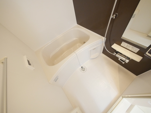 バス・シャワールーム　★経済的な追焚機能付のバスもうれしいポイントですね★