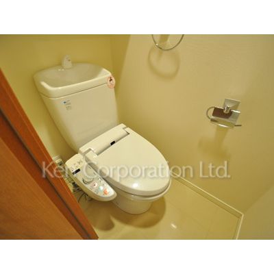 トイレ　同タイプ9階のお部屋を撮影。仕様が異なることがあります。