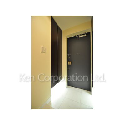 玄関　同タイプ9階のお部屋を撮影。仕様が異なることがあります。