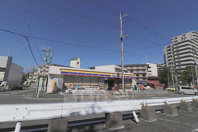 コンビニ　ミニストップ　吹田佐井寺1丁目（コンビニ）まで272m