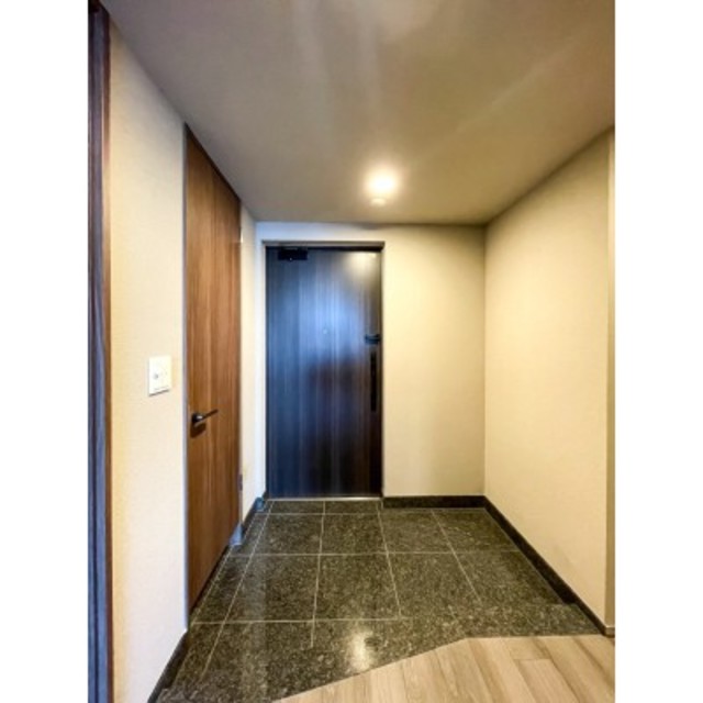 玄関　※写真は同タイプ住戸です。