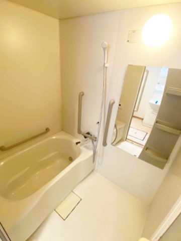 バス・シャワールーム　日々の疲れを癒すお風呂です♪