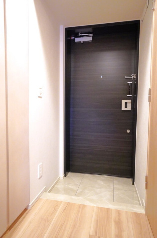 玄関　ルフォンプログレ西大井プレミア※反転タイプ