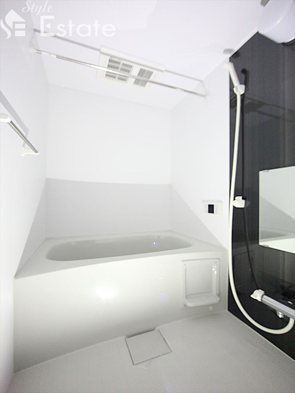 バス・シャワールーム　バスルーム