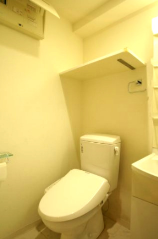 トイレ　「温水洗浄便座つきトイレ」