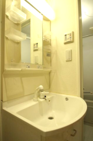 洗面設備　日々の生活に便利な「独立洗面化粧台」