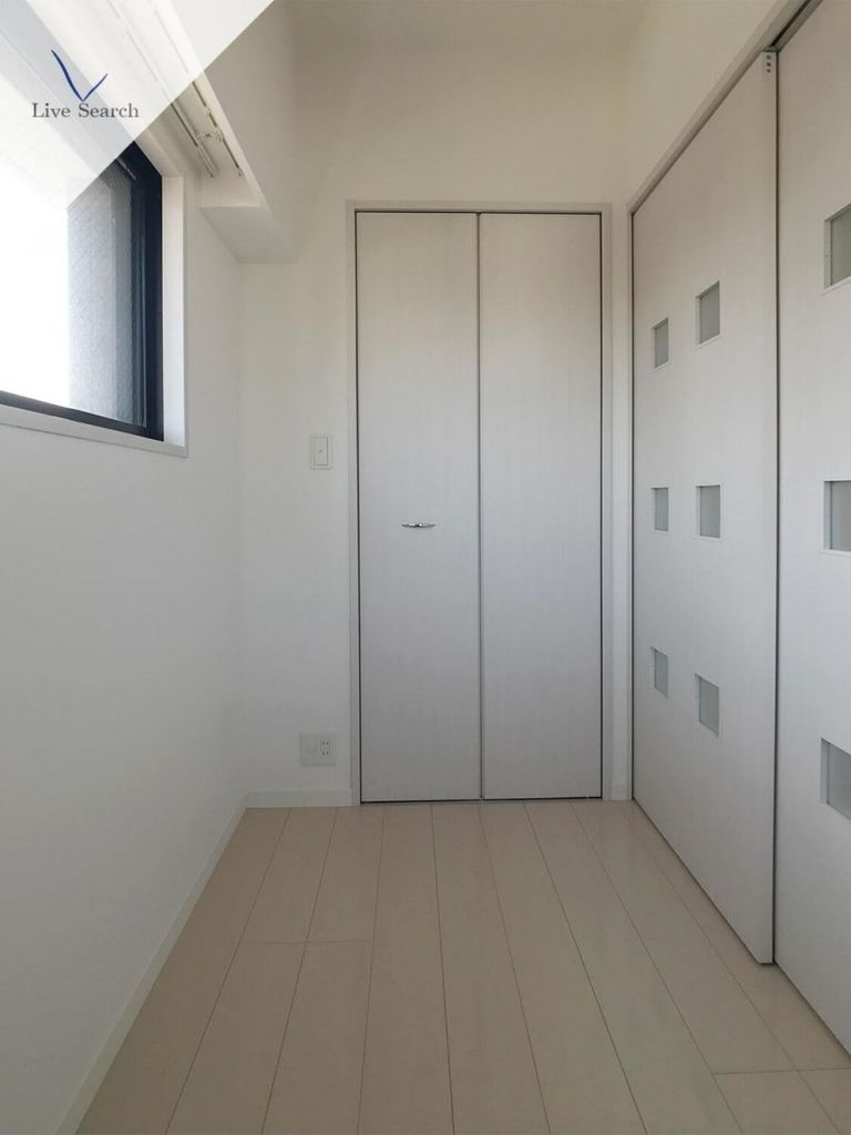 居室・リビング　玄関