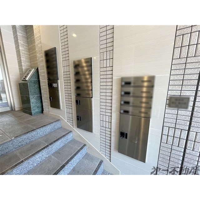 エントランス　宅配ボックス