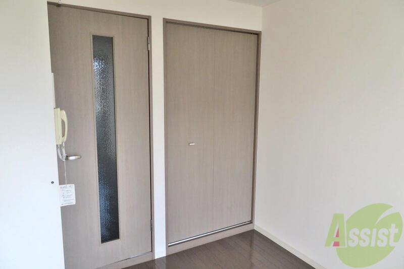 収納　リビングにはクローゼットの収納があります