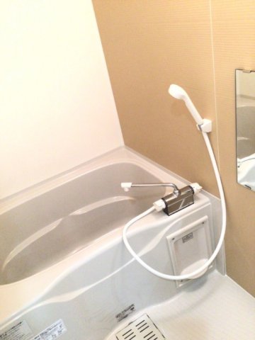 バス・シャワールーム　便利な浴室乾燥機付き♪