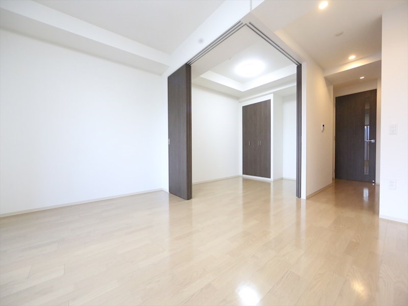 居室・リビング　ＬＤＫ11.8帖　洋室4.5帖　つなげても仕切っても使えます