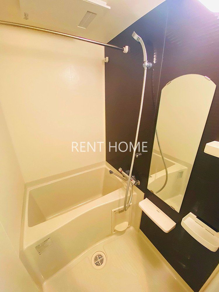 バス・シャワールーム　バスルームです。