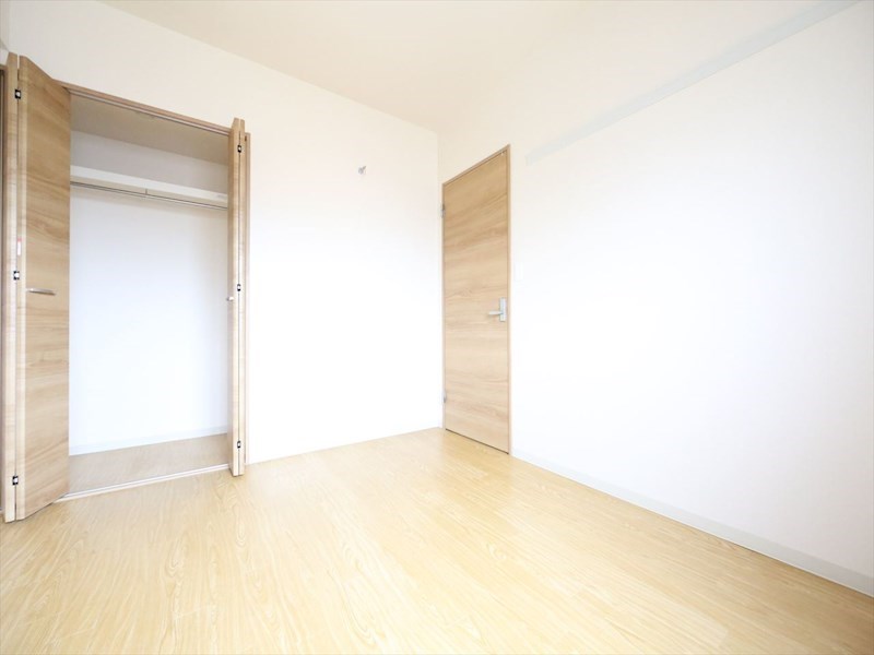 その他部屋・スペース　洋室6.1帖　クローゼット付（収納充実してます）