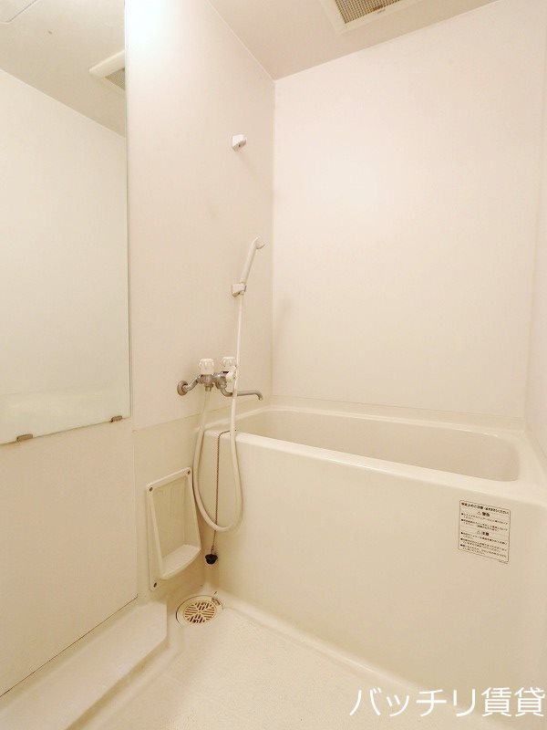 バス・シャワールーム　※同型タイプの為、現状を優先いたします。