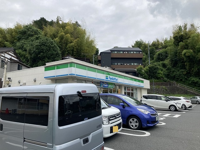 コンビニ　ファミリーマート 町田能ヶ谷町店（コンビニ）まで370m