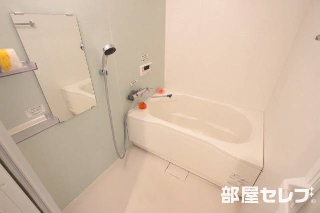 バス・シャワールーム　綺麗なバスルームですね。