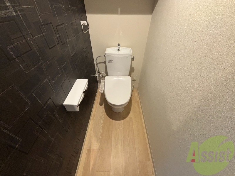 トイレ　こちらはトイレです。清潔感があり、安心して使用できます。