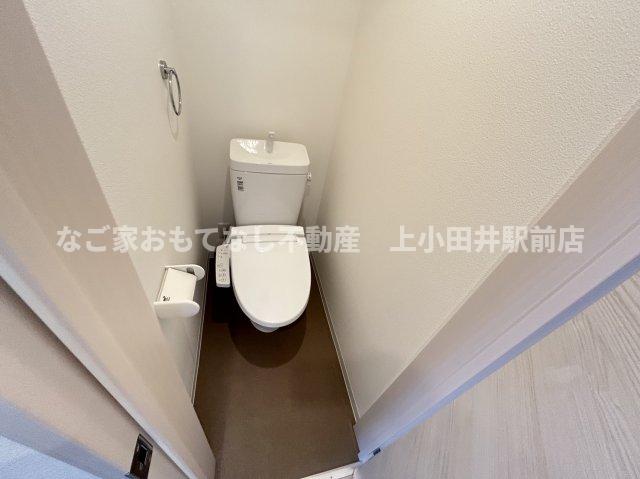 トイレ　※写真は別号室