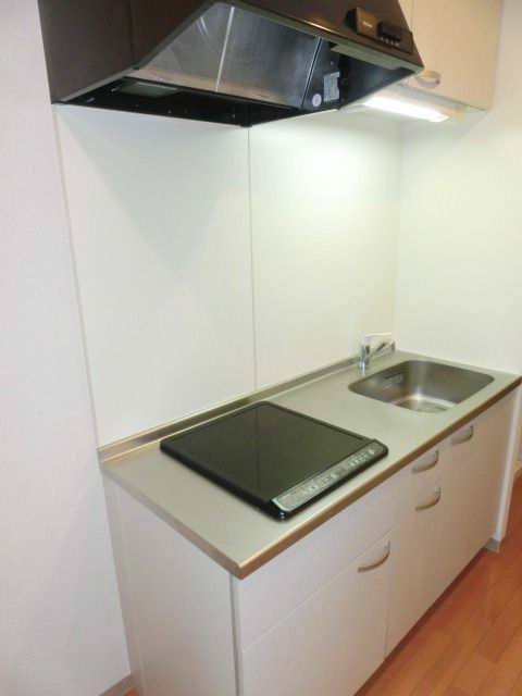 キッチン　２口ＩＨシステムキッチン。