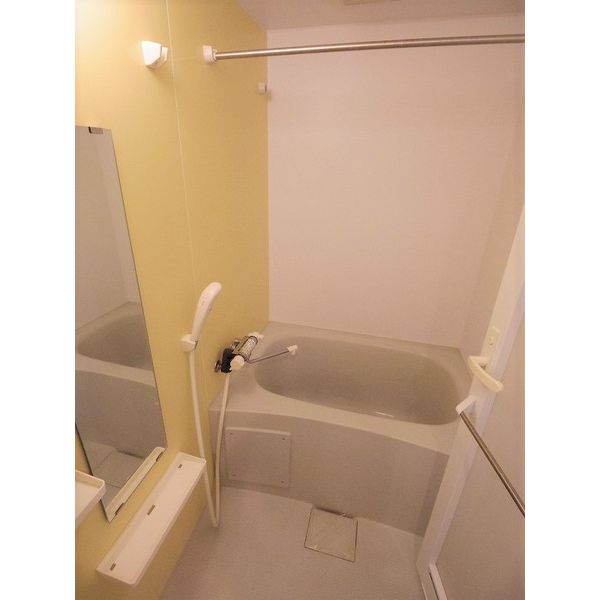 バス・シャワールーム　※写真は同じマンションの違う部屋のものになります。