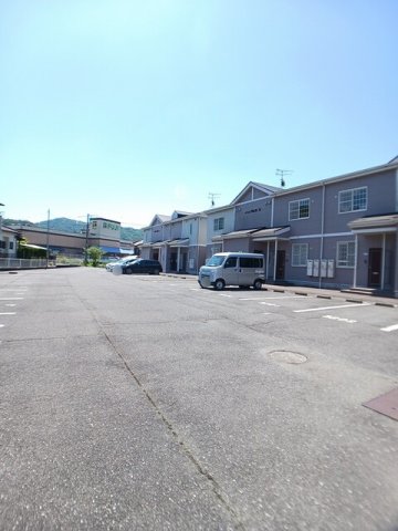 駐車場　駐車場完備です