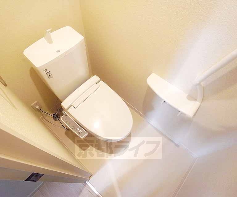 トイレ　・同型写真・