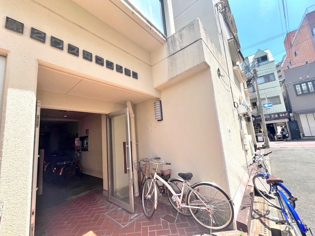 エントランス　駐車場