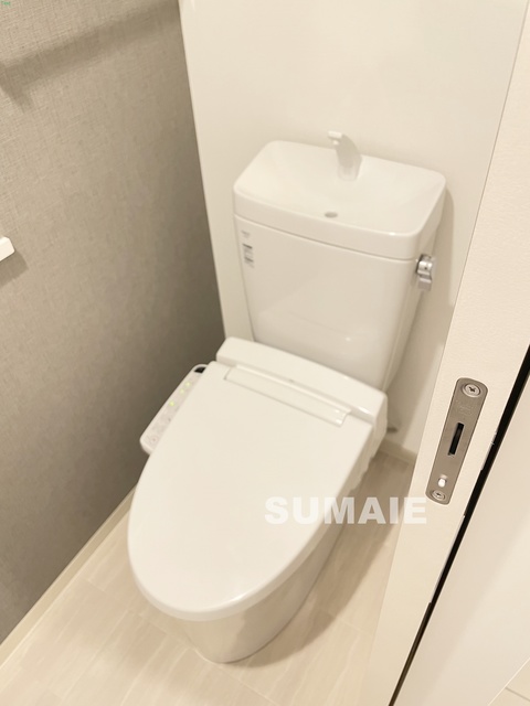 トイレ　温水洗浄便座付きトイレです☆