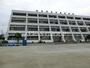 中学校　足立区立六月中学校（中学校）まで713m