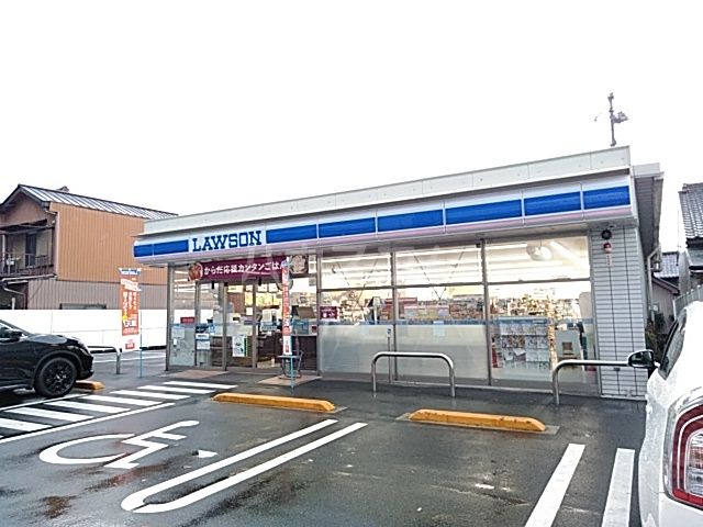 コンビニ　ローソン西区鳥見町店（コンビニ）まで520m